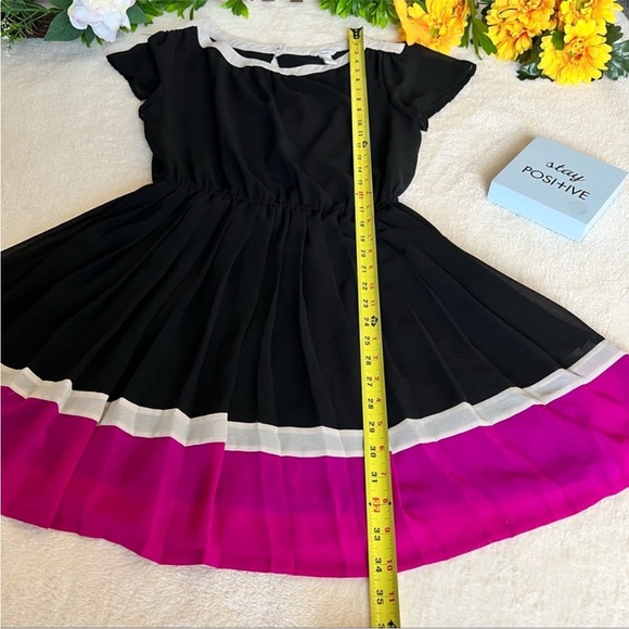 I Love HB 1 Dress Sz M Black Fushia Trim Sheer Lined Pleated Skirt - Picture 4 of 11